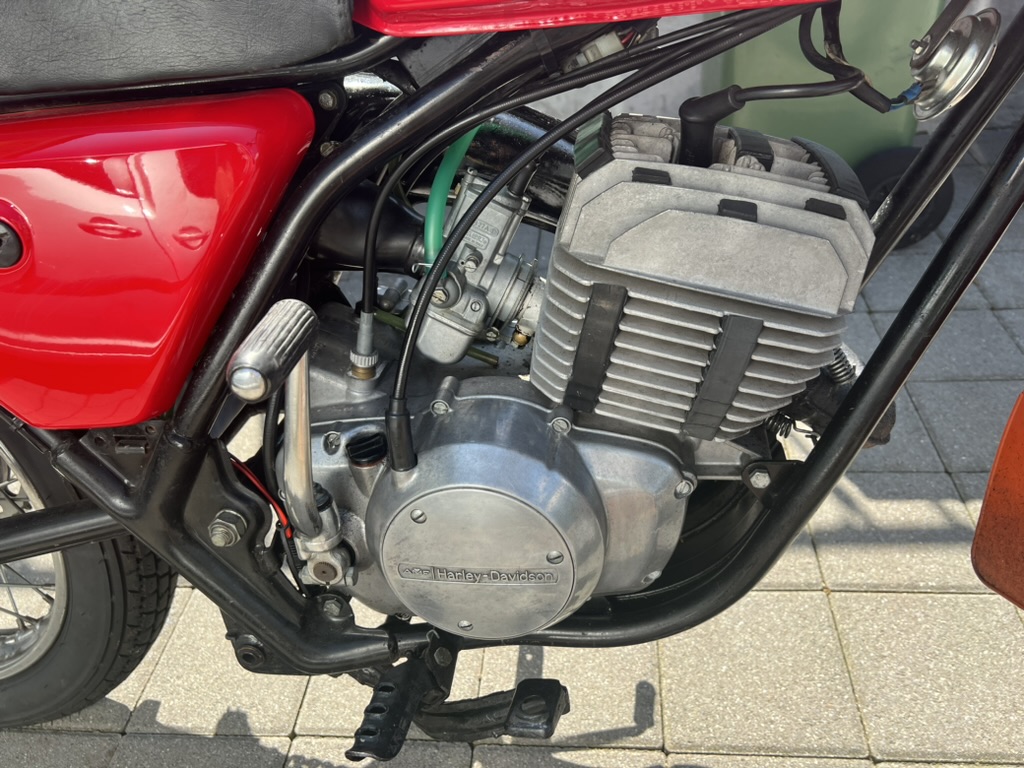 1978 Harley-Davidson SX175 engine